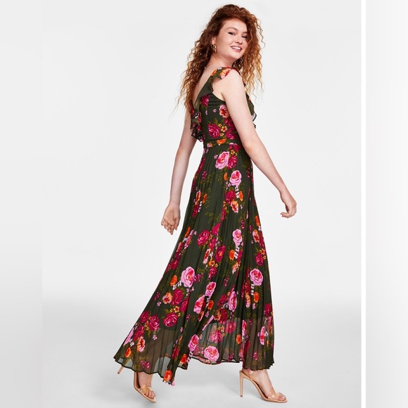 SOLD Women's Floral-Print Pleated
Ruffled Maxi Dress size 8 - Picture 3 of 6